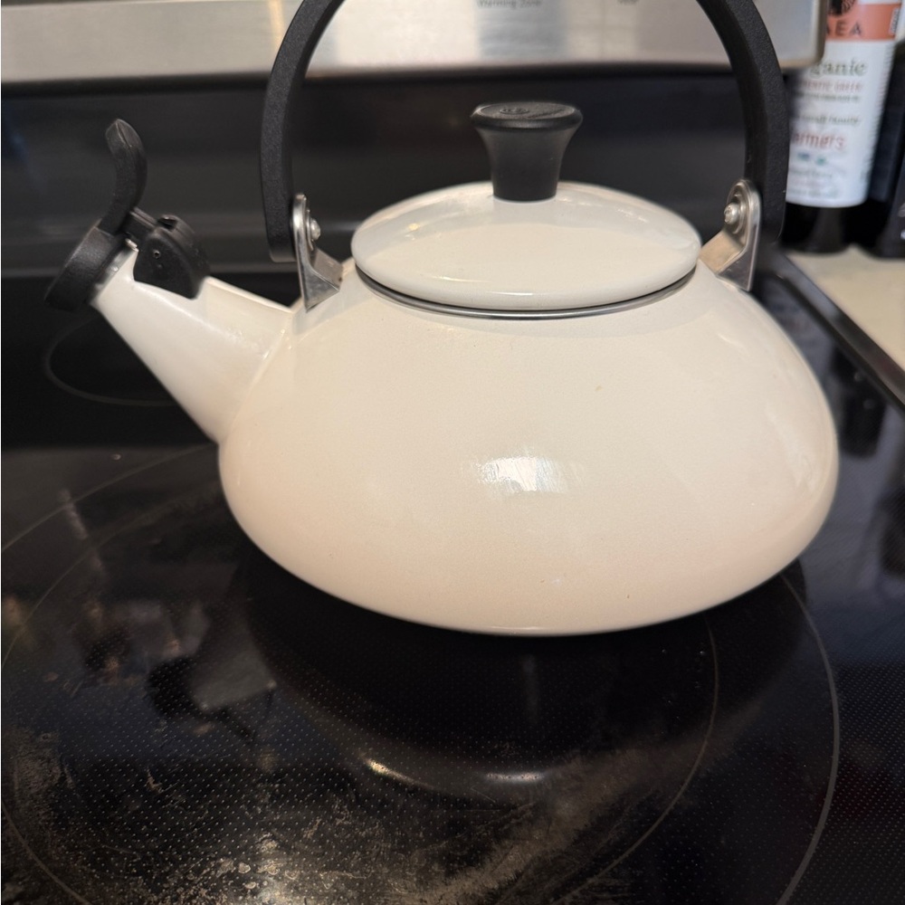 Le Creuset Zen Teakettle authentic